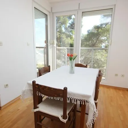 Апартаменты With A Parking Space - 7590 Сплит