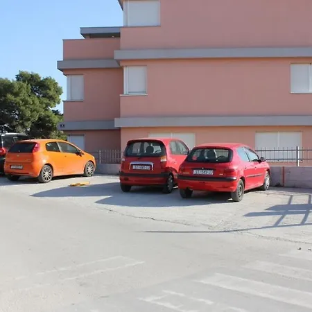 Apartment With A Parking Space - 7590